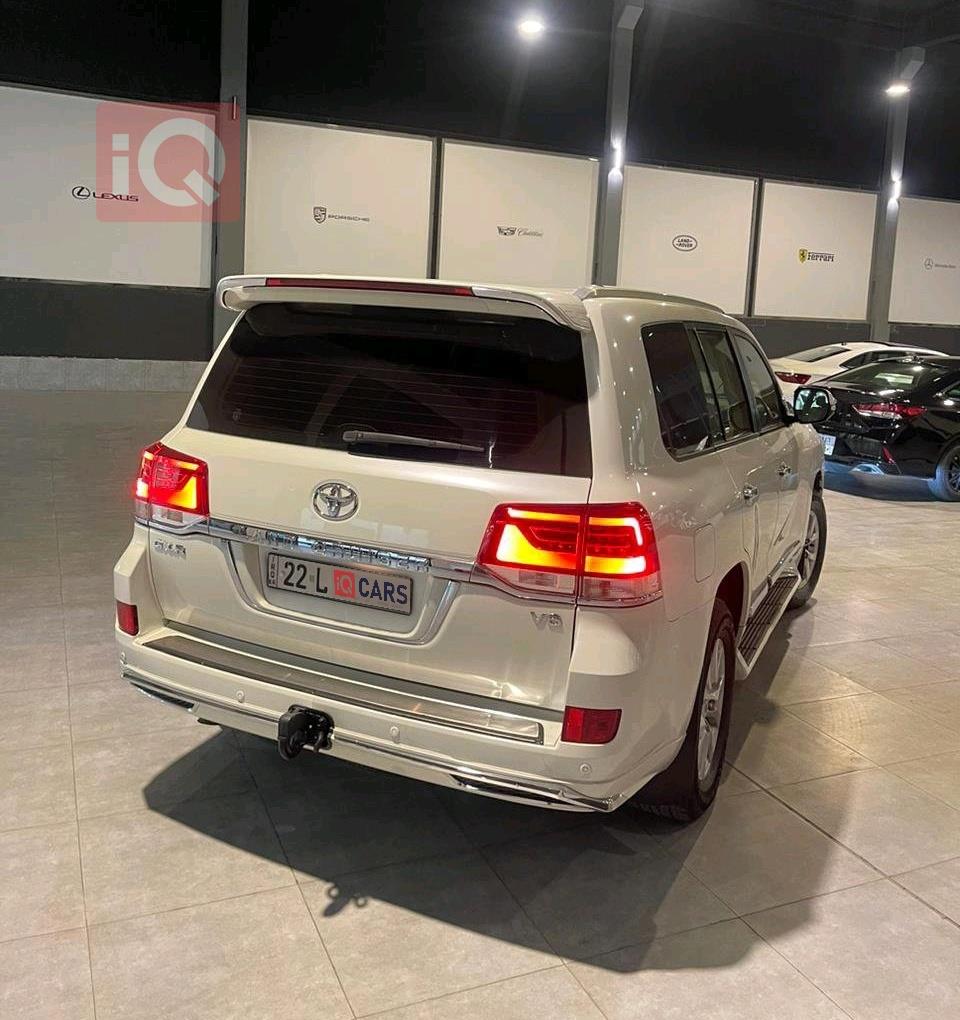 تويوتا لاندكروزر